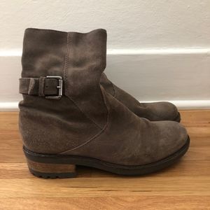 La Canadienne Boots w/ Zipper and Buckle -Grey 7.5